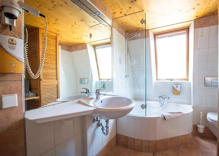 Kubler Stars Hotel 2*